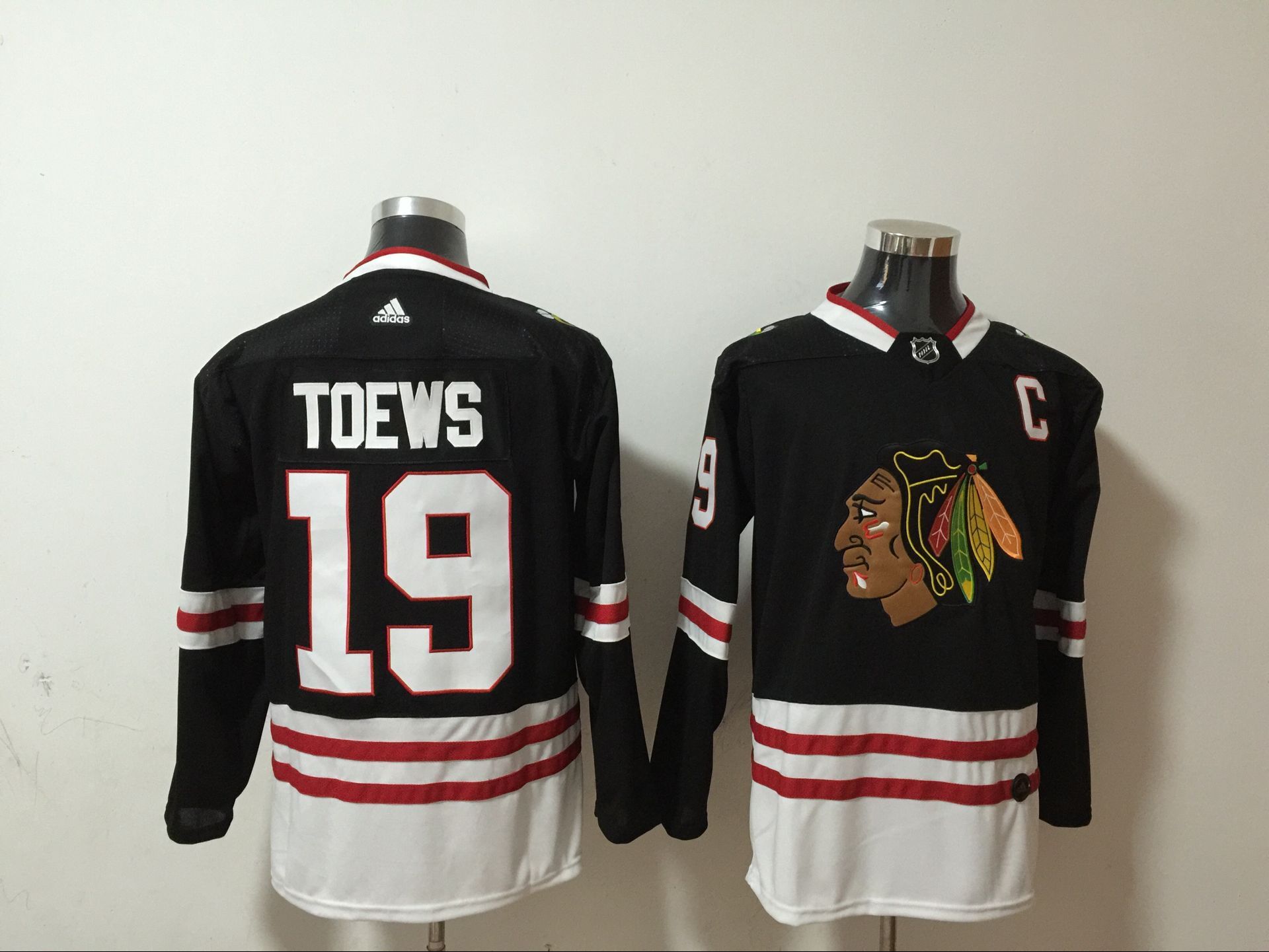 Men's Chicago Blackhawks Jonathan Toews #19 Black Breakaway Jersey